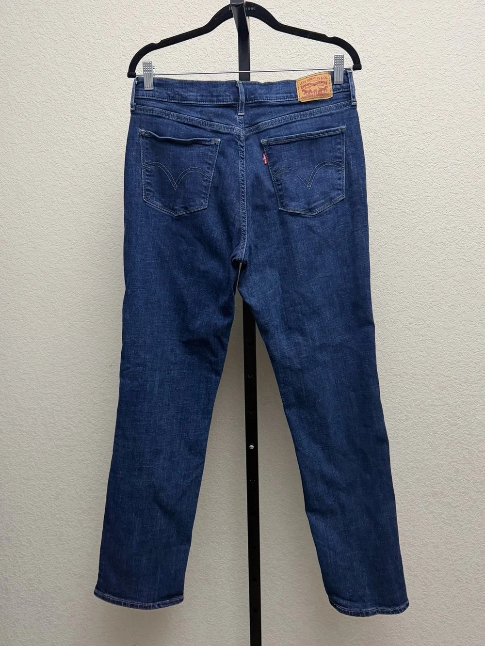 Levi’s Women's Classic Dark Blue Straight-Leg Jeans